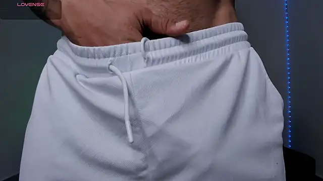 Snapshot of ryanwhite3 chatting on February 2026 07:44:01 PM ryanwhite3 online show from February 2026 07:44:01 PM