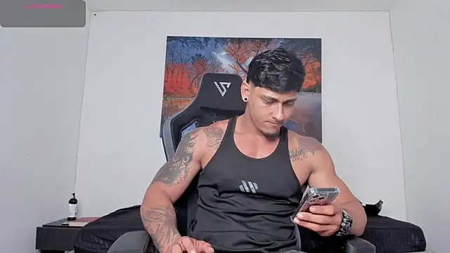 ryanwhite3 online show from April 2026 10:38:02 PM