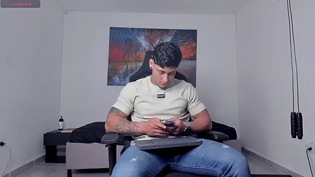 ryanwhite3 online show from April 2026 11:23:02 PM