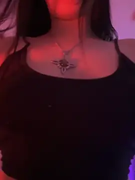 lolaaculaa online show from May 2026 03:32:01 AM