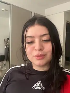 lolaaculaa online show from April 2026 03:49:01 PM
