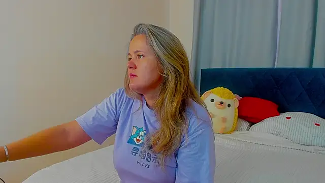 Snapshot of LilyBel chatting on June 2026 01:10:01 AM LilyBel online show from June 2026 01:10:01 AM