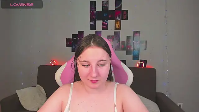 EvaxCharm online show from March 2026 06:46:01 AM