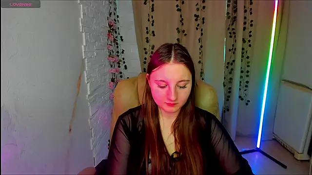 Snapshot of EvaxCharm chatting on February 2026 06:47:01 AM EvaxCharm online show from February 2026 06:47:01 AM