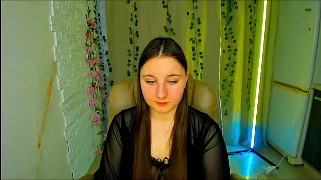 Snapshot of EvaxCharm chatting on February 2026 07:30:01 AM EvaxCharm online show from February 2026 07:30:01 AM