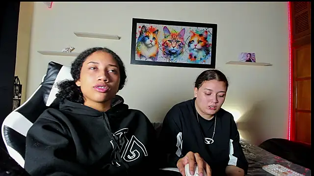 Snapshot of meredit_cris23 chatting on February 2026 12:48:01 PM meredit cris23 online show from February 2026 12:48:01 PM