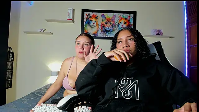 Snapshot of meredit_cris23 chatting on February 2026 02:33:01 AM meredit cris23 online show from February 2026 02:33:01 AM