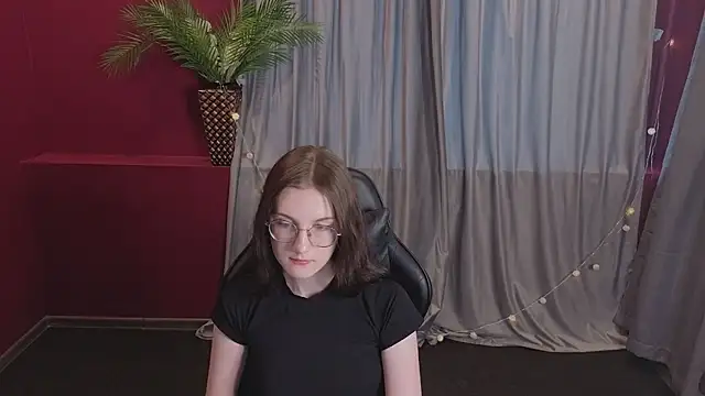 Snapshot of VixenLight chatting on February 2026 02:09:02 AM VixenLight online show from February 2026 02:09:02 AM