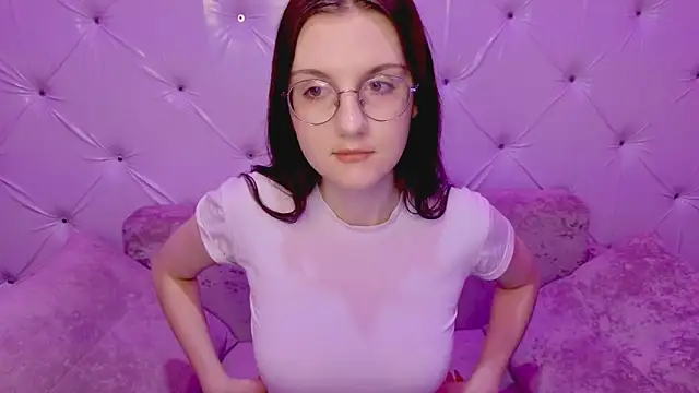 Snapshot of VixenLight chatting on February 2026 02:28:01 AM VixenLight online show from February 2026 02:28:01 AM