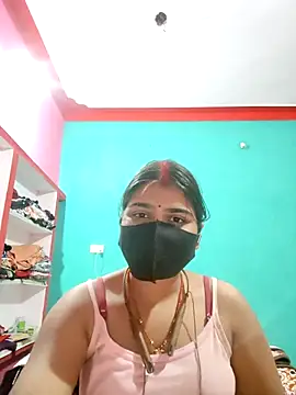Divyanshi hott online show from February 2026 02:01:02 PM