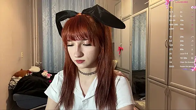 UrBabeLuna online show from April 2026 04:02:01 PM