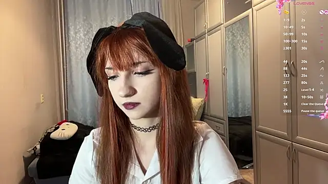 UrBabeLuna online show from April 2026 04:10:01 PM