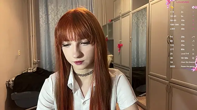 UrBabeLuna online show from April 2026 04:02:02 PM