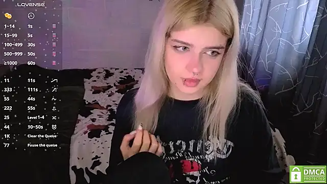 MoonlightGrace online show from April 2026 03:15:02 PM