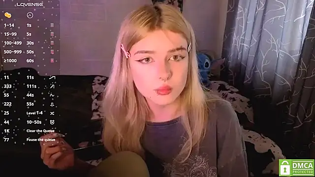 MoonlightGrace online show from April 2026 02:22:01 PM