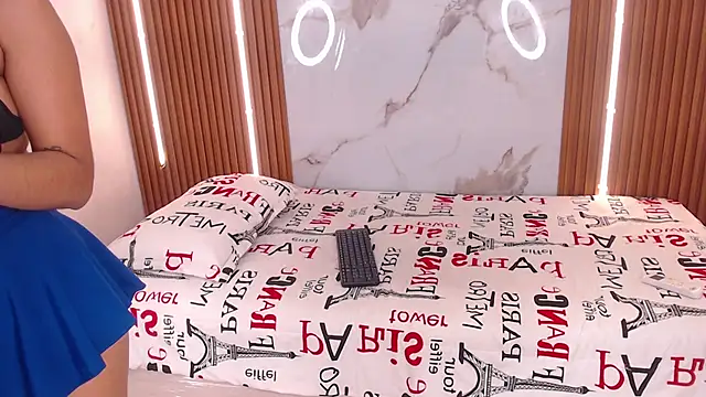 kelsiee hills online show from February 2026 12:05:02 PM