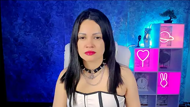 karolina robinson online show from May 2026 11:27:01 AM