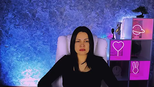 karolina robinson online show from March 2026 12:02:02 PM