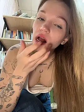 Snapshot of StreetSquirt chatting on July 2026 04:08:01 AM StreetSquirt online show from July 2026 04:08:01 AM