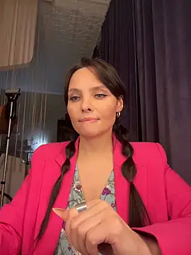 Leia Prana online show from February 2026 09:04:02 PM