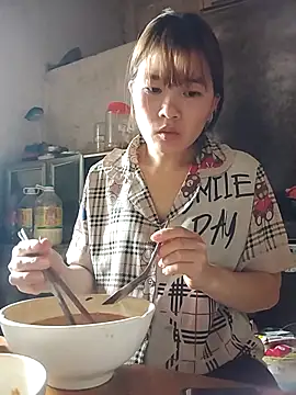 Snapshot of Queen-love45 chatting on February 2026 05:19:01 AM Queen-love45 online show from February 2026 05:19:01 AM