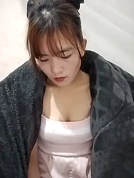 Snapshot of Queen-love45 chatting on February 2026 04:10:01 AM Queen-love45 online show from February 2026 04:10:01 AM