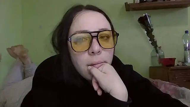 MillaSourety online show from March 2026 06:40:01 AM