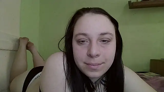 Snapshot of MillaSourety chatting on February 2026 12:27:01 PM MillaSourety online show from February 2026 12:27:01 PM