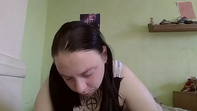 MillaSourety online show from April 2026 08:21:01 AM