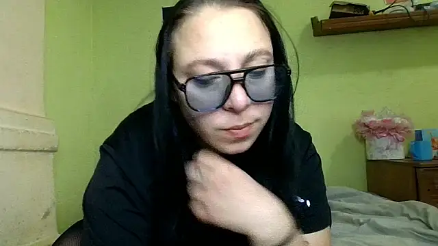 MillaSourety online show from April 2026 07:04:01 AM