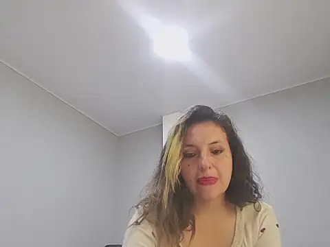 KENDRA-HONEY online show from April 2026 02:20:01 PM