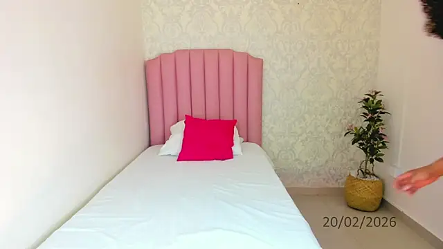 Snapshot of Brit_weston chatting on February 2026 08:11:02 PM Brit weston online show from February 2026 08:11:02 PM