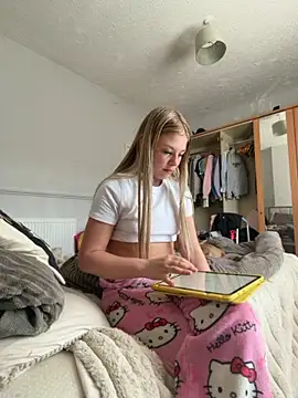 Paige love online show from April 2026 10:27:01 AM