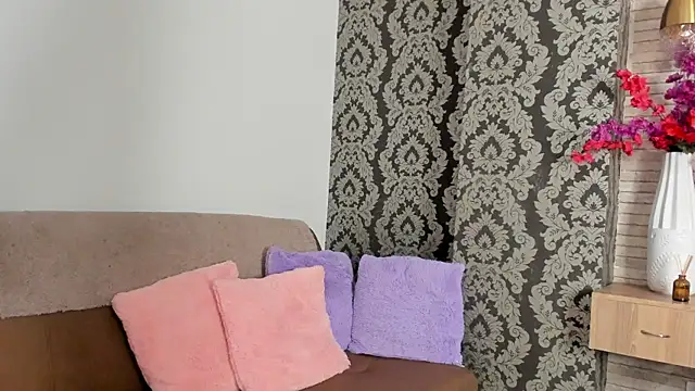 Charlotte-Wright online show from February 2026 11:41:01 AM