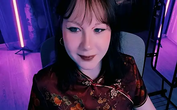 Snapshot of marty_bree chatting on June 2026 05:18:01 PM marty bree online show from June 2026 05:18:01 PM