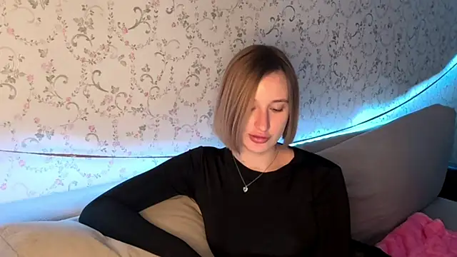 DeliciaBagnoli online show from April 2026 06:11:02 PM