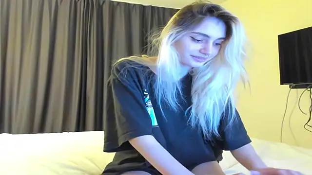 Lesyalisss online show from April 2026 01:07:01 AM