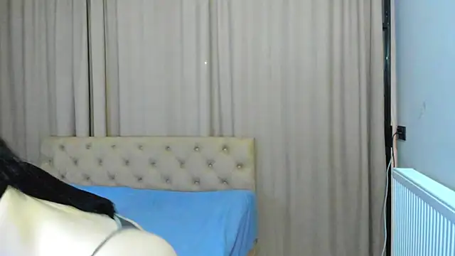 Lesyalisss online show from May 2026 06:44:01 PM