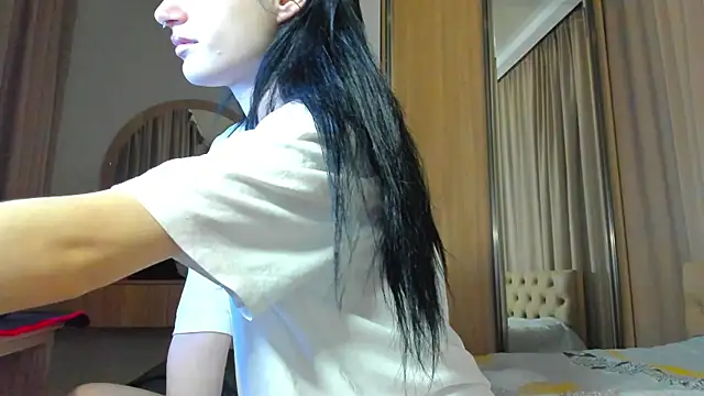 Lesyalisss online show from May 2026 10:40:01 PM
