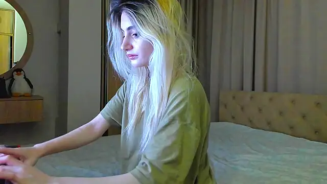 Lesyalisss online show from April 2026 11:20:02 PM