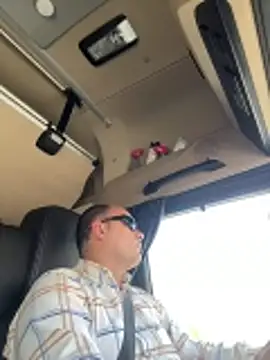 kipsy0 online show from April 2026 01:59:02 PM