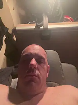 kipsy0 online show from May 2026 09:33:01 PM