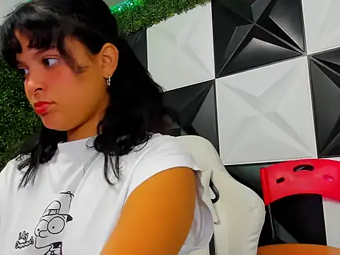 Snapshot of Andrea_girlx chatting on February 2026 03:01:02 PM Andrea girlx online show from February 2026 03:01:02 PM