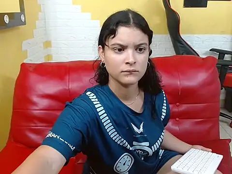 Snapshot of Andrea_girlx chatting on February 2026 05:13:02 PM Andrea girlx online show from February 2026 05:13:02 PM