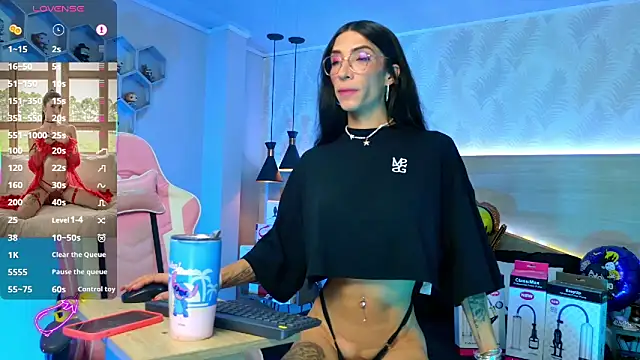 kylliefox  online show from October 2025 01:34:01 PM