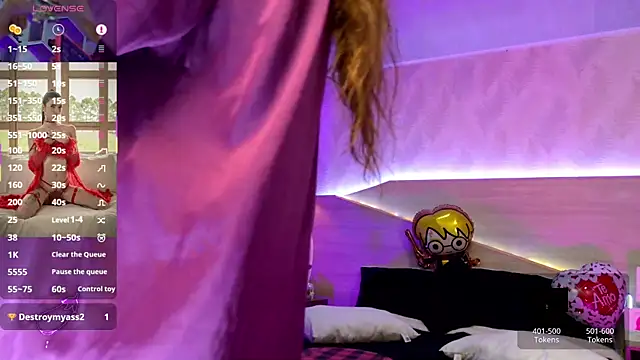 kylliefox  online show from November 2025 03:04:01 PM