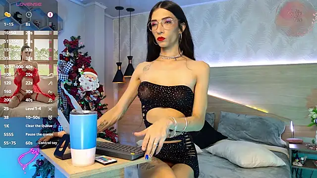 kylliefox  online show from December 2025 01:33:02 PM