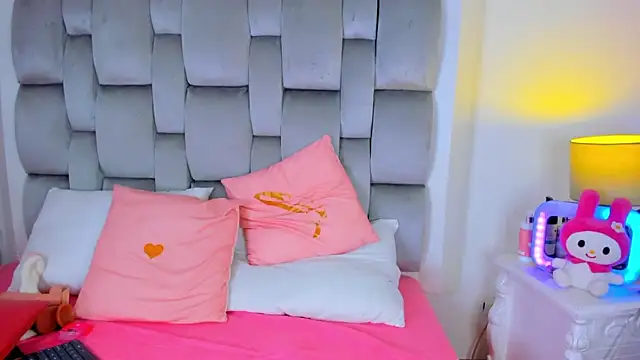 dolly kitter online show from June 2026 11:54:02 AM