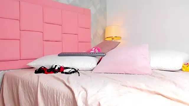 dolly kitter online show from March 2026 12:12:01 AM