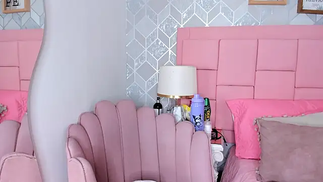 dolly kitter online show from February 2026 11:44:02 AM